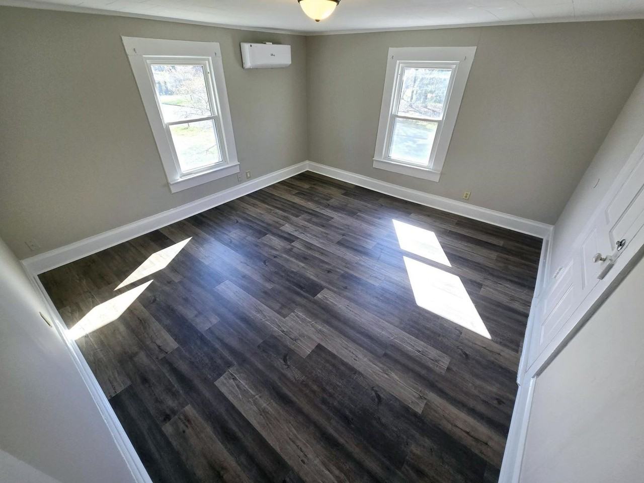 511 Cummings St - Photo 3 of 11