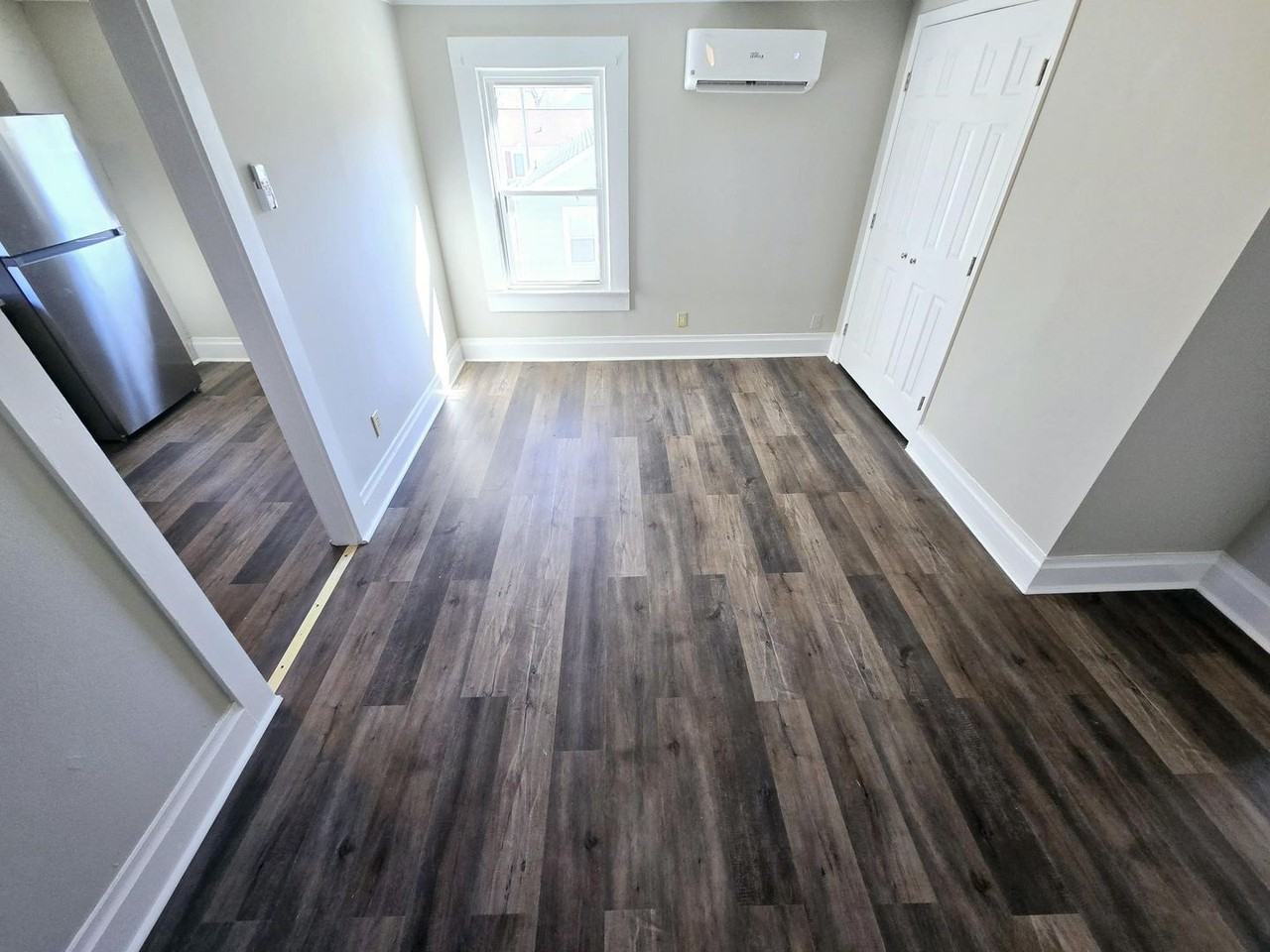 511 Cummings St - Photo 4 of 11