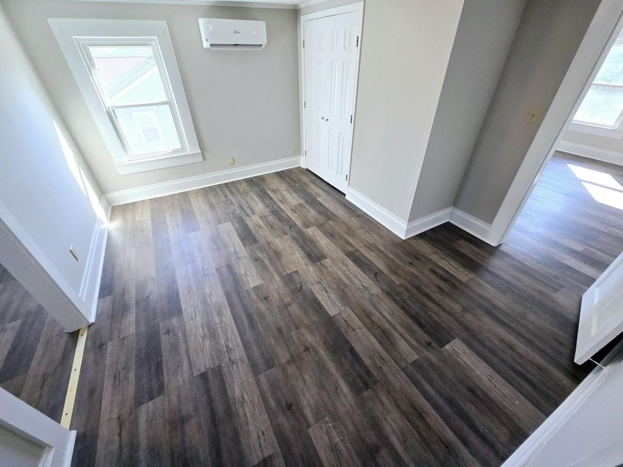 511 Cummings St - Photo 5 of 11