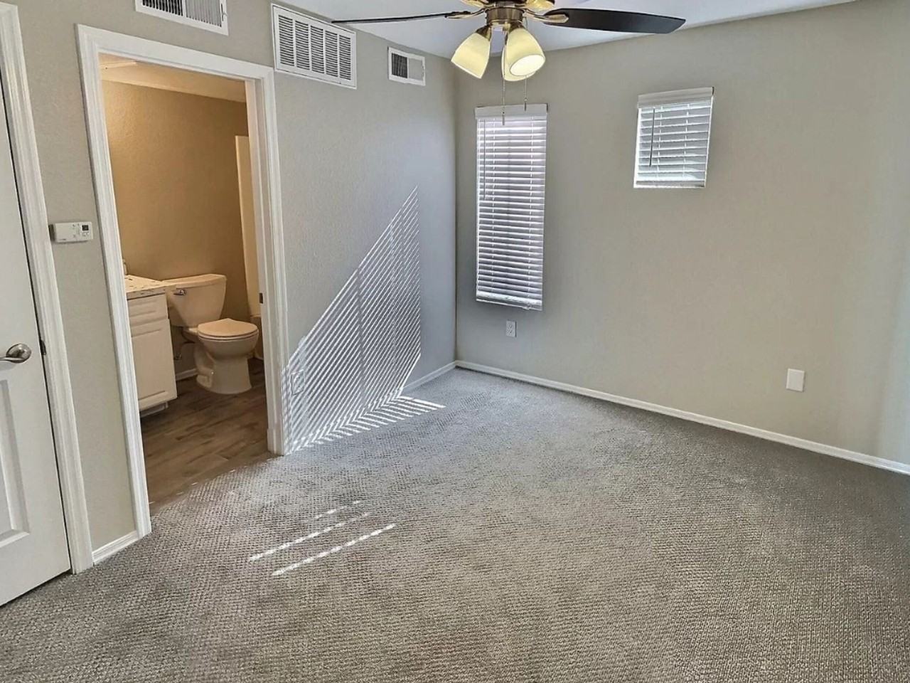 18250 N Cave Creek Rd - Photo 7 of 14