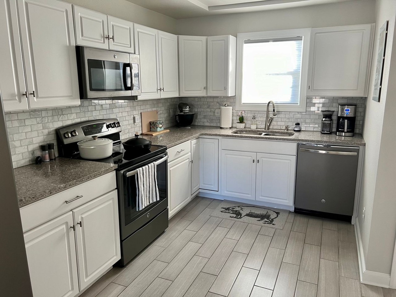 1305 Chestnut St - Photo 7 of 26