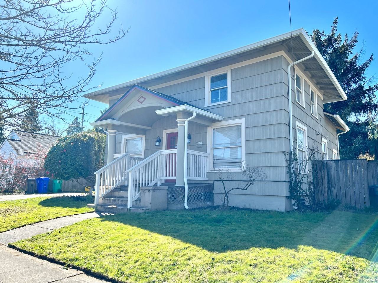 8421 N Fiske Ave - Photo 2 of 33