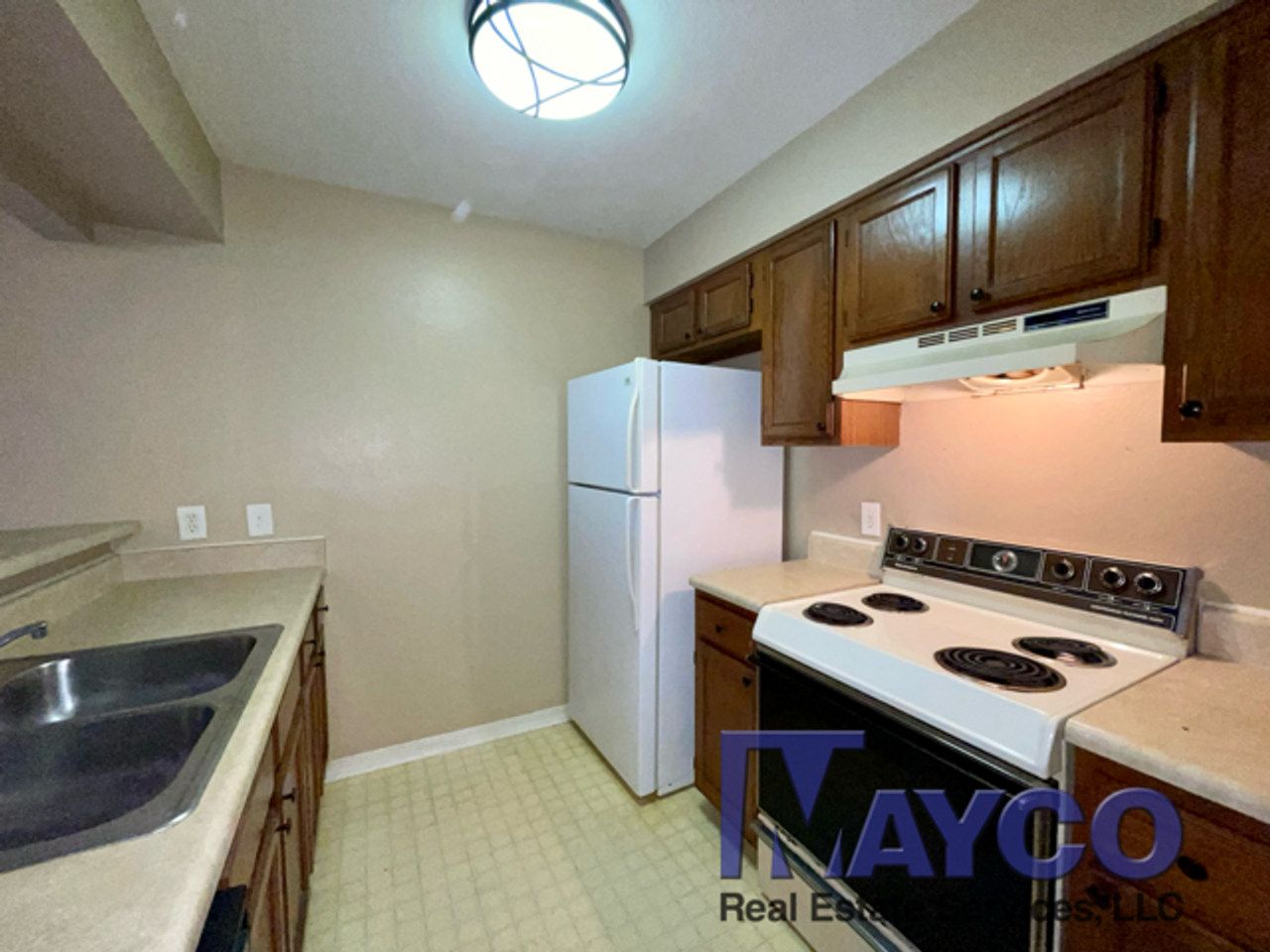 5705 E Texas St - Photo 4 of 8