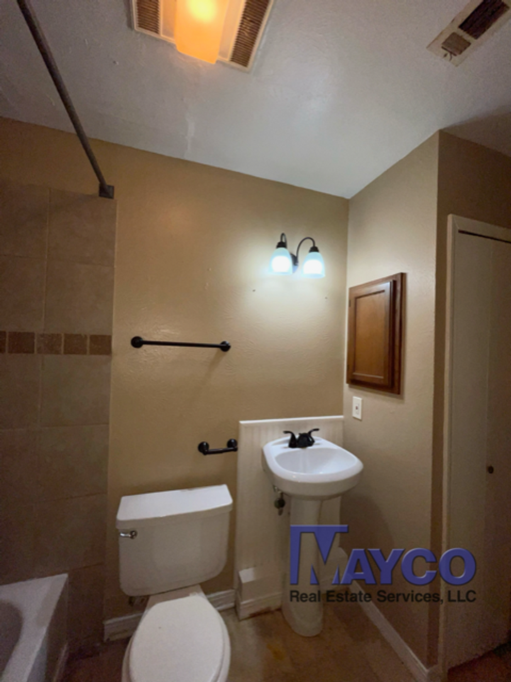 5705 E Texas St - Photo 6 of 8