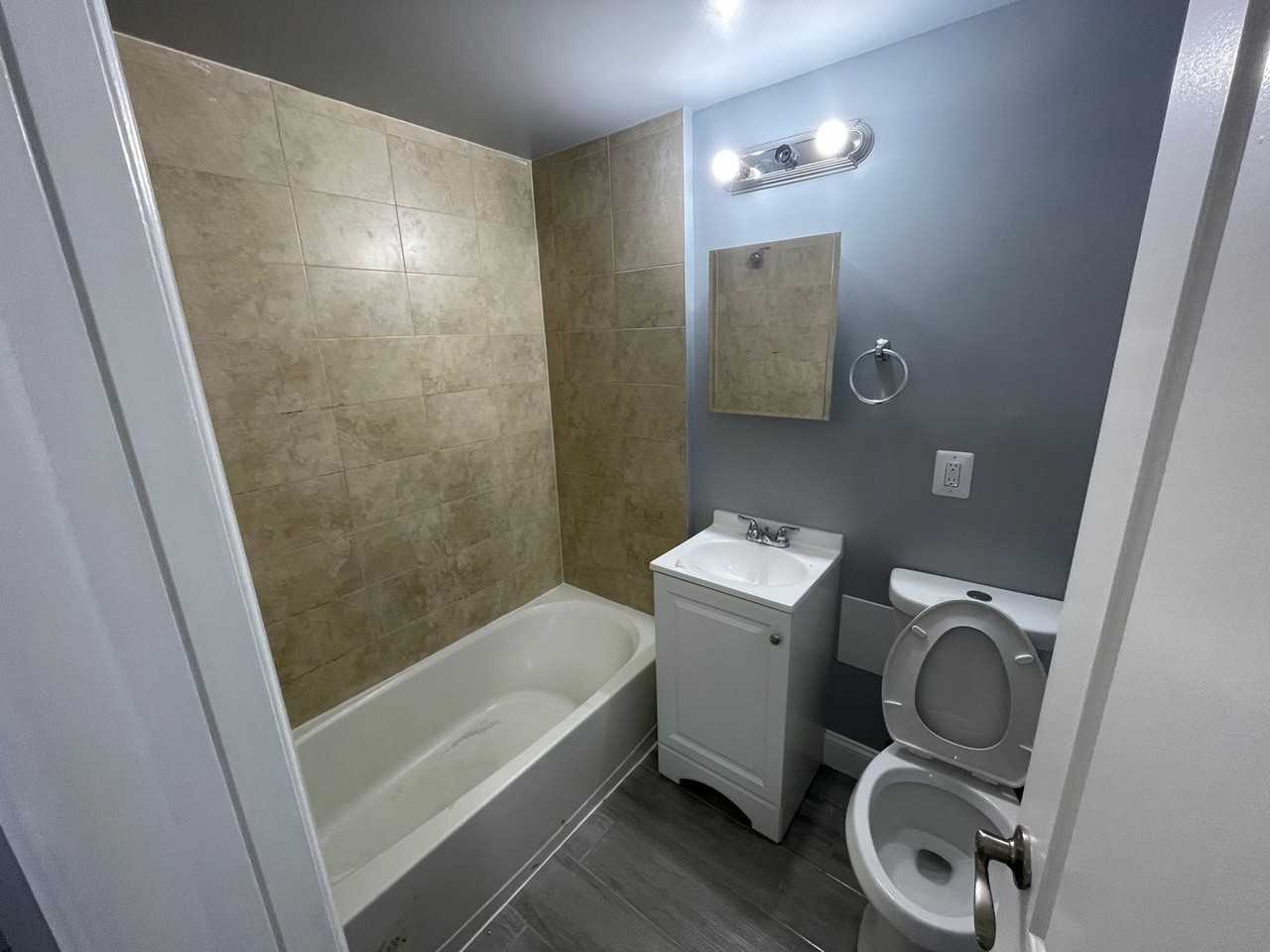 1835-1837 Good Hope Rd SE - Photo 3 of 7