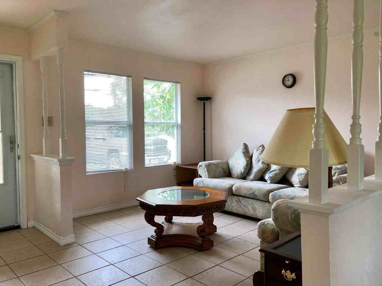 1607 Sycamore St - Photo 3 of 16