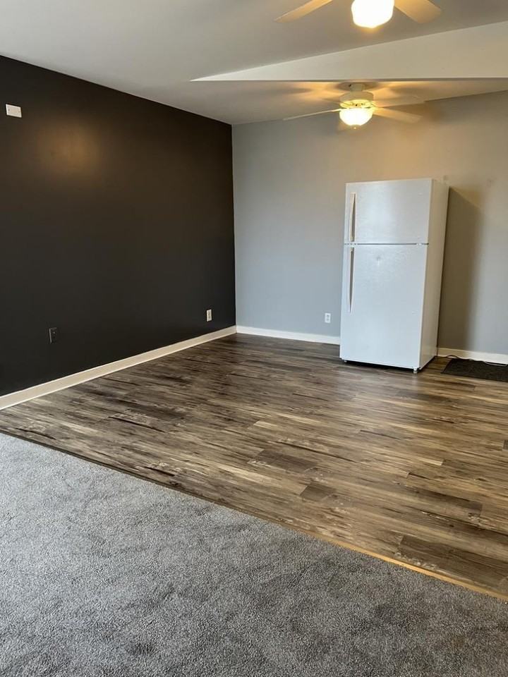 833 W Church St - Photo 3 of 9