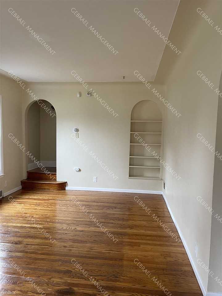 1635 E Hamilton Ave - Photo 2 of 15