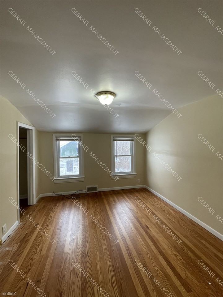 1635 E Hamilton Ave - Photo 3 of 15