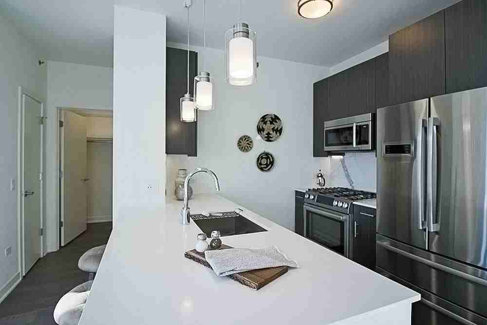 465 N Park Dr - Photo 4 of 22