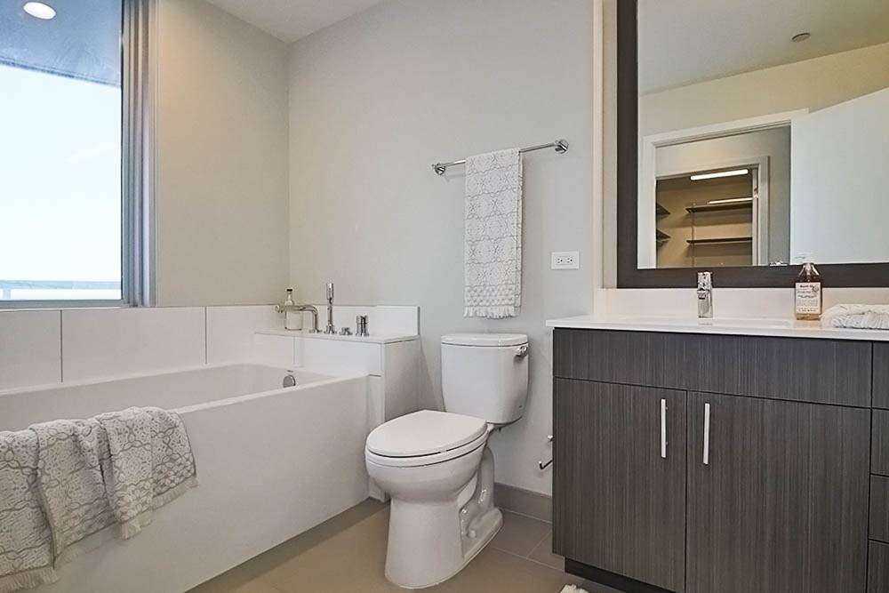 465 N Park Dr #2-2-5PH - Photo 5 of 26