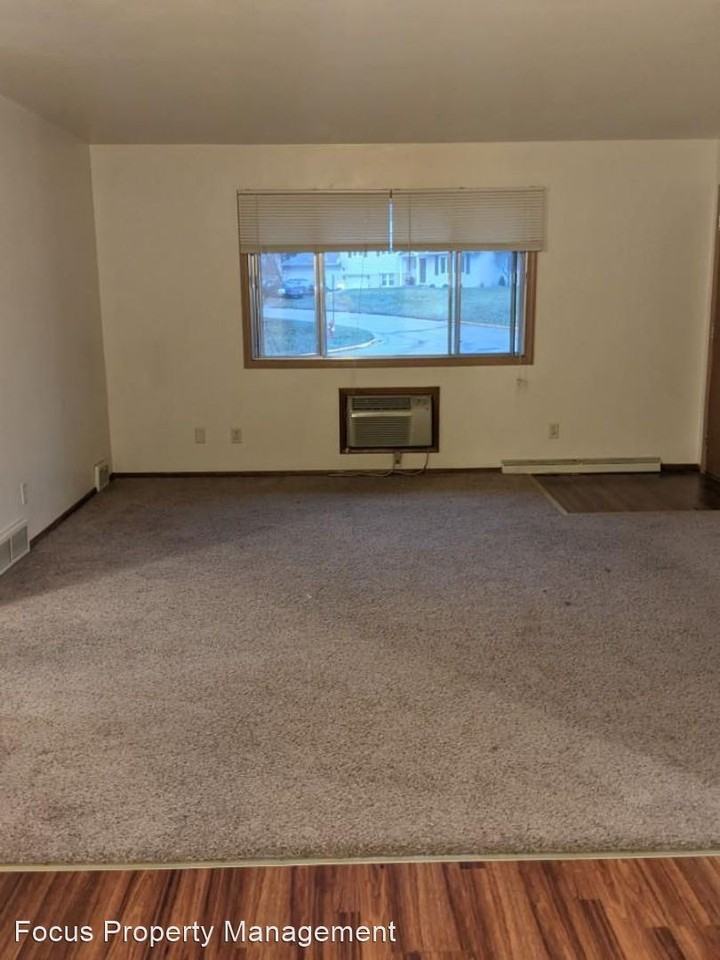 825 12th St. - Photo 3 of 7