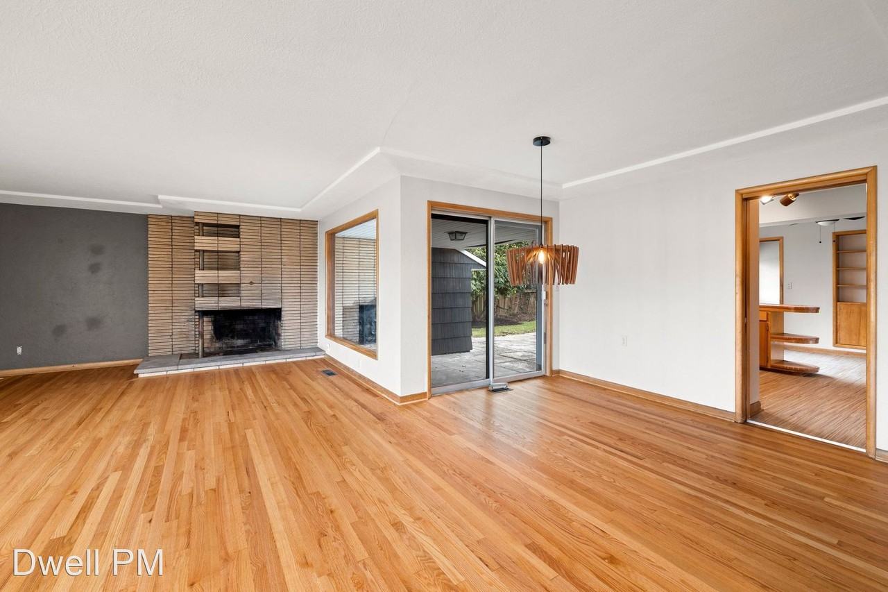 4329 Ne 70th Ave - Photo 2 of 37