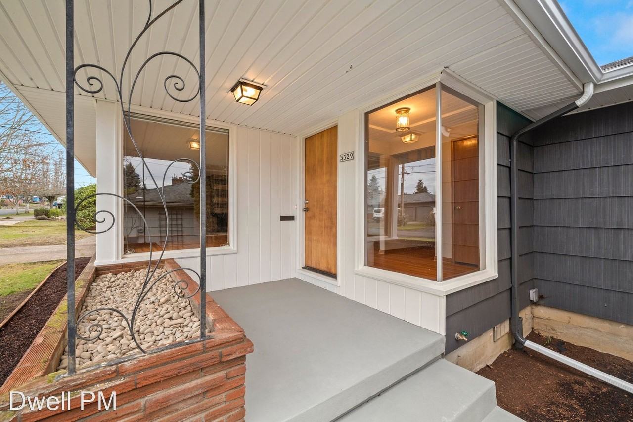 4329 Ne 70th Ave - Photo 3 of 37