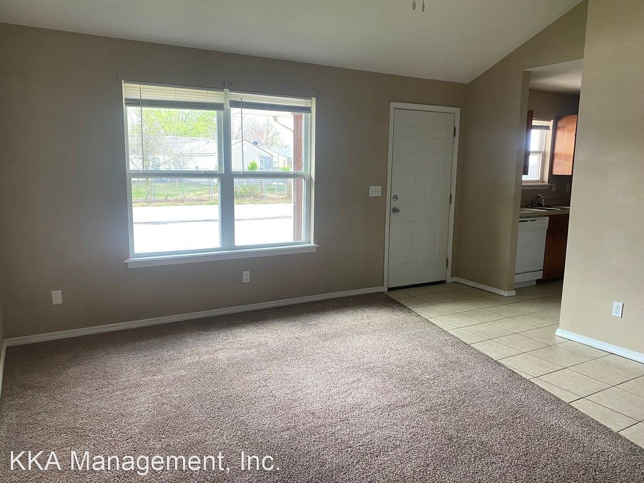 Cute Duplex in Dewey - Photo 3 of 12