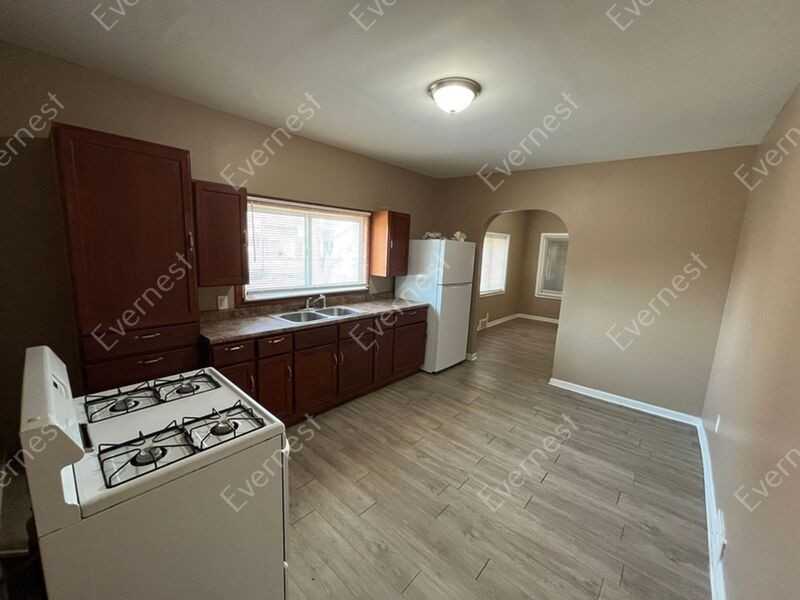 955 Coolidge Hwy Lowr - Photo 3 of 27