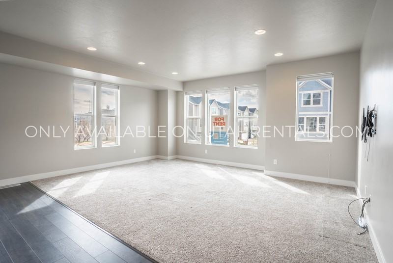 13429 S Silver Rock Ln - Photo 4 of 33