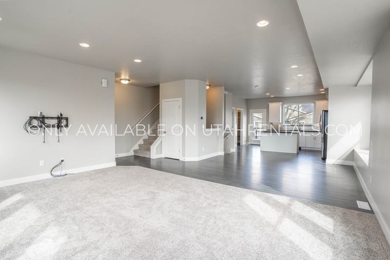 13429 S Silver Rock Ln - Photo 5 of 33