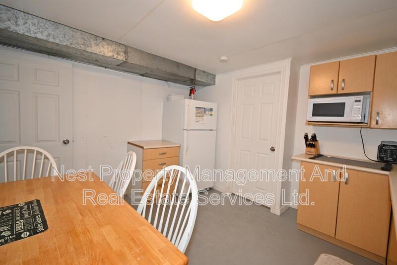 236 Nicholson St S #B - Photo 4 of 15