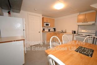 236 Nicholson St S #B - Photo 1 of 1