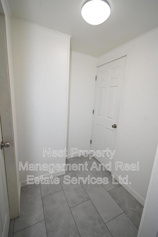 236 Nicholson St S #B - Photo 6 of 15
