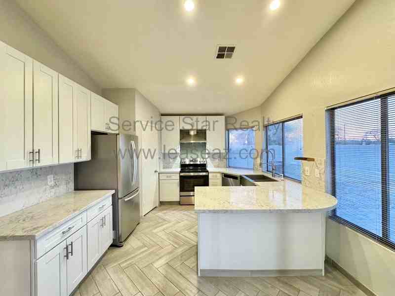 1538 W Vaughn Ave - Photo 6 of 17