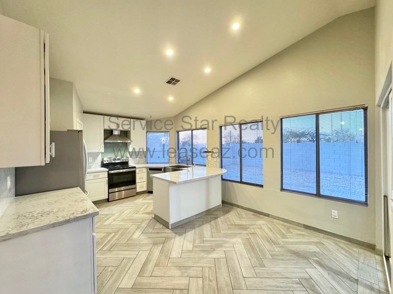 1538 W Vaughn Ave - Photo 7 of 17