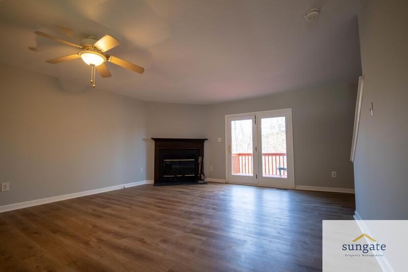 46 Hardwood Dr - Photo 3 of 19