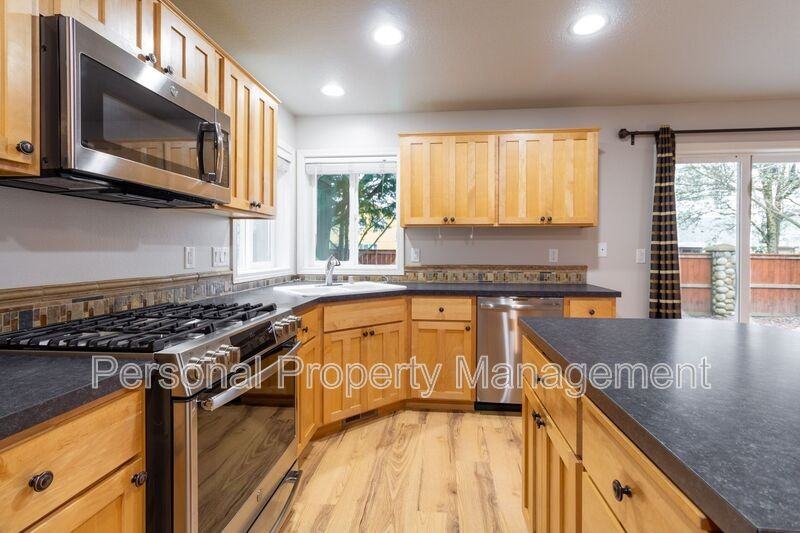 111 Nw 150th St - Photo 7 of 22