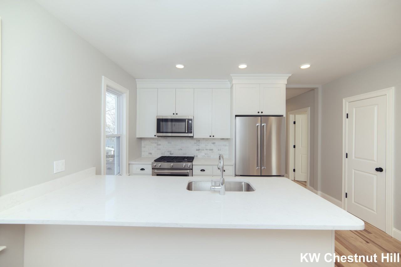 10 Duffley Ct #2D - Photo 2 of 32