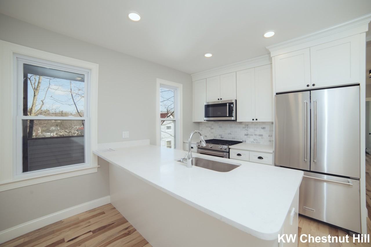 10 Duffley Ct #2D - Photo 3 of 32