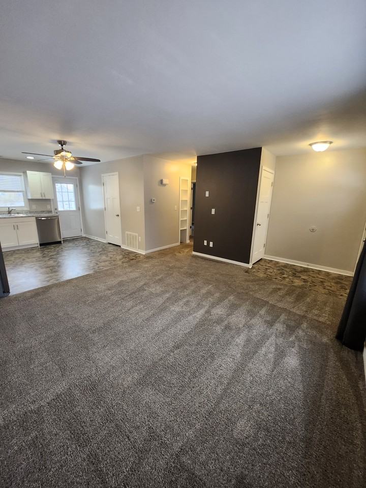 511 W 22Nd St - Photo 2 of 8