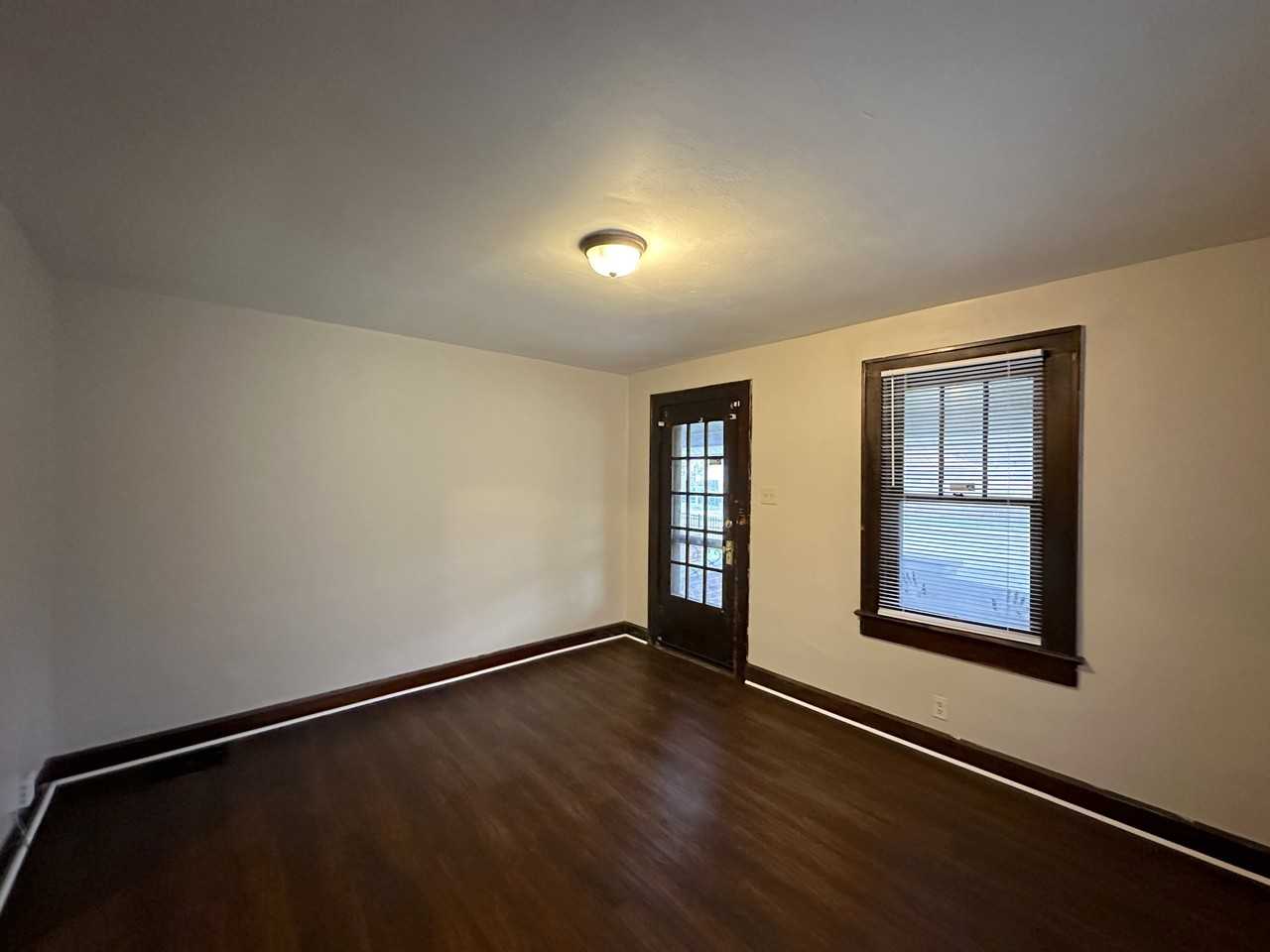 5010 E 10th St - Photo 3 of 16