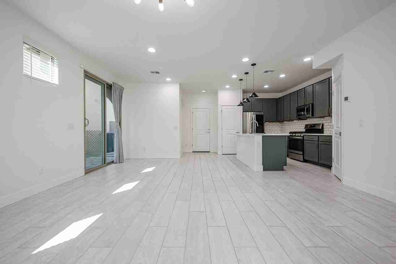 1656 S 83rd Way - Photo 3 of 27
