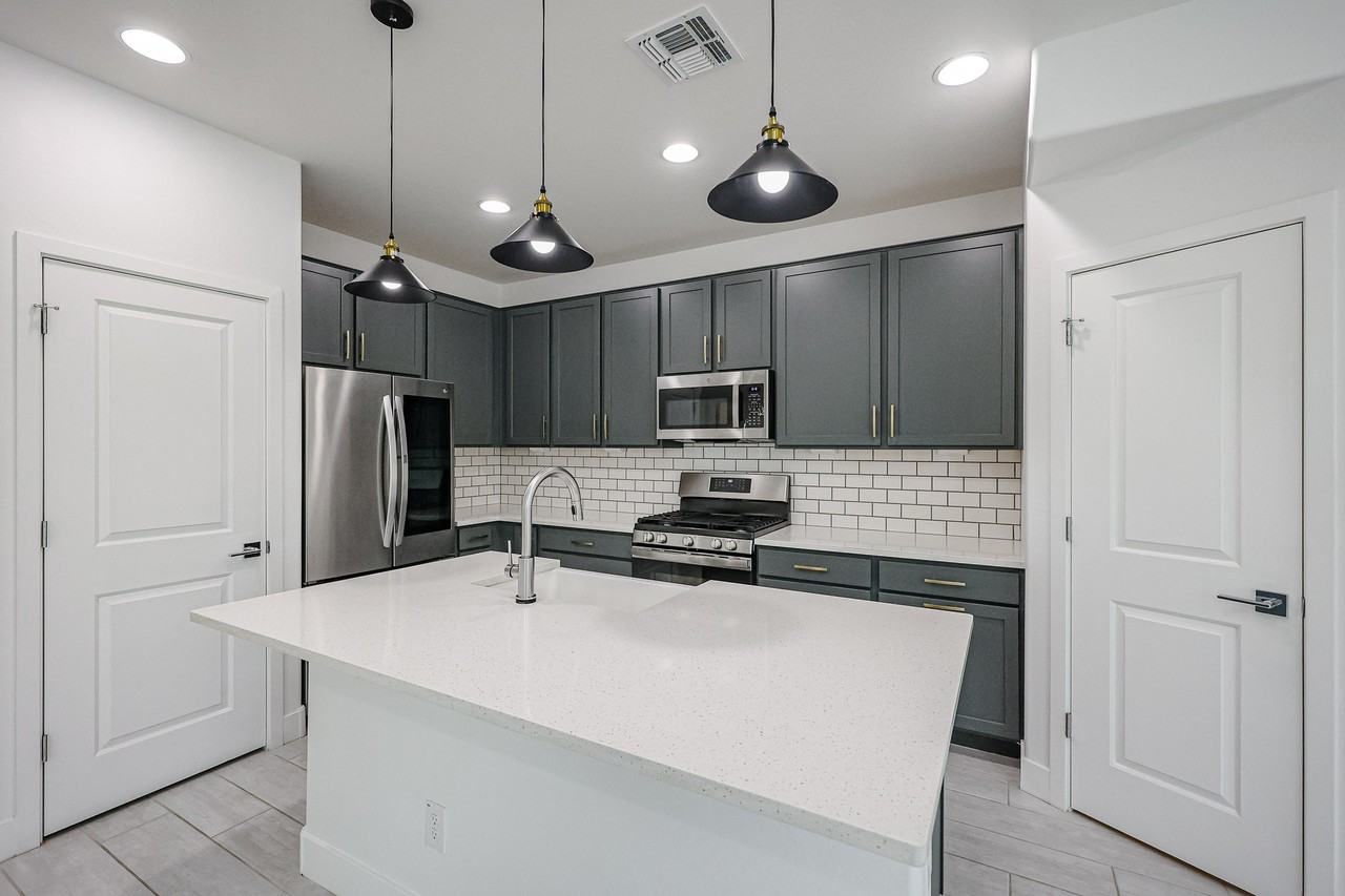 1656 S 83rd Way - Photo 6 of 27