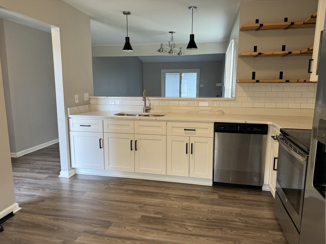 1004 Culver Ln - Photo 3 of 11