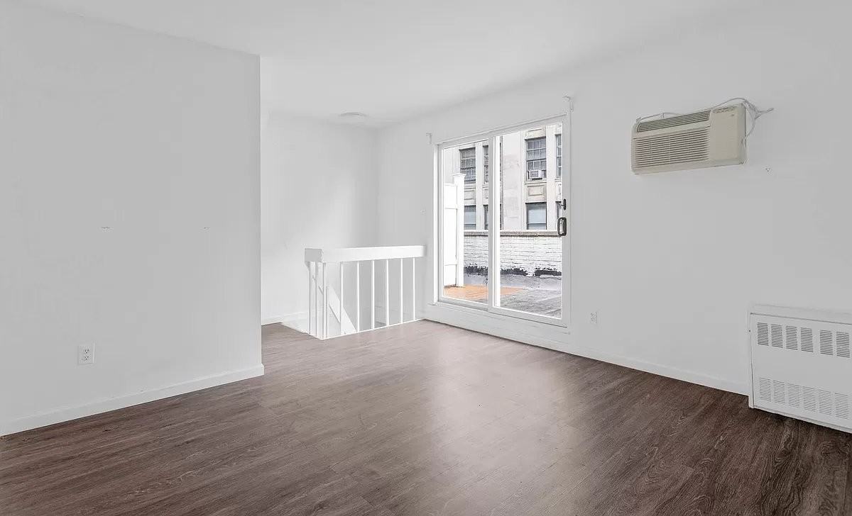 Fulton St #510 - Photo 3 of 5