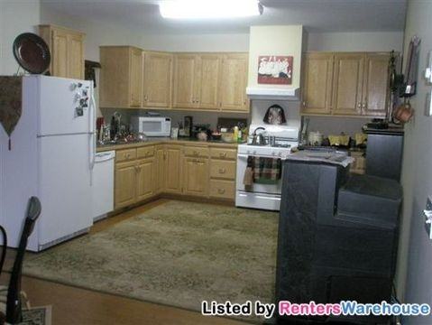 2884 Lakeshore Ave - Photo 2 of 5