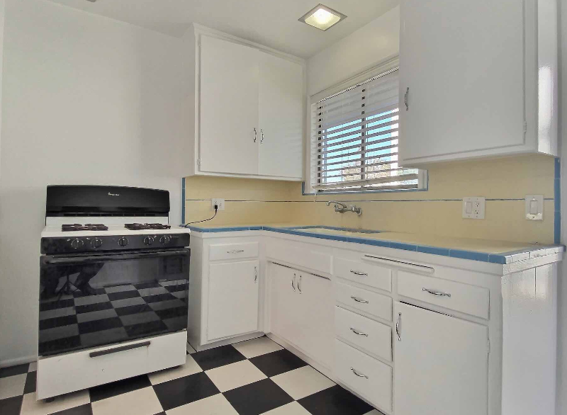 4068 9th Ave #2BDR - Photo 6 of 18