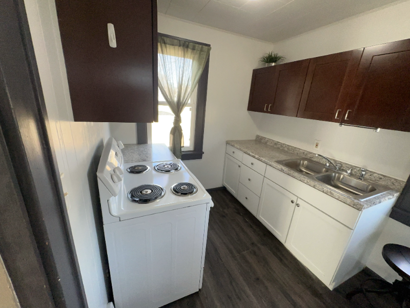 623 22nd Ave N - Photo 7 of 13