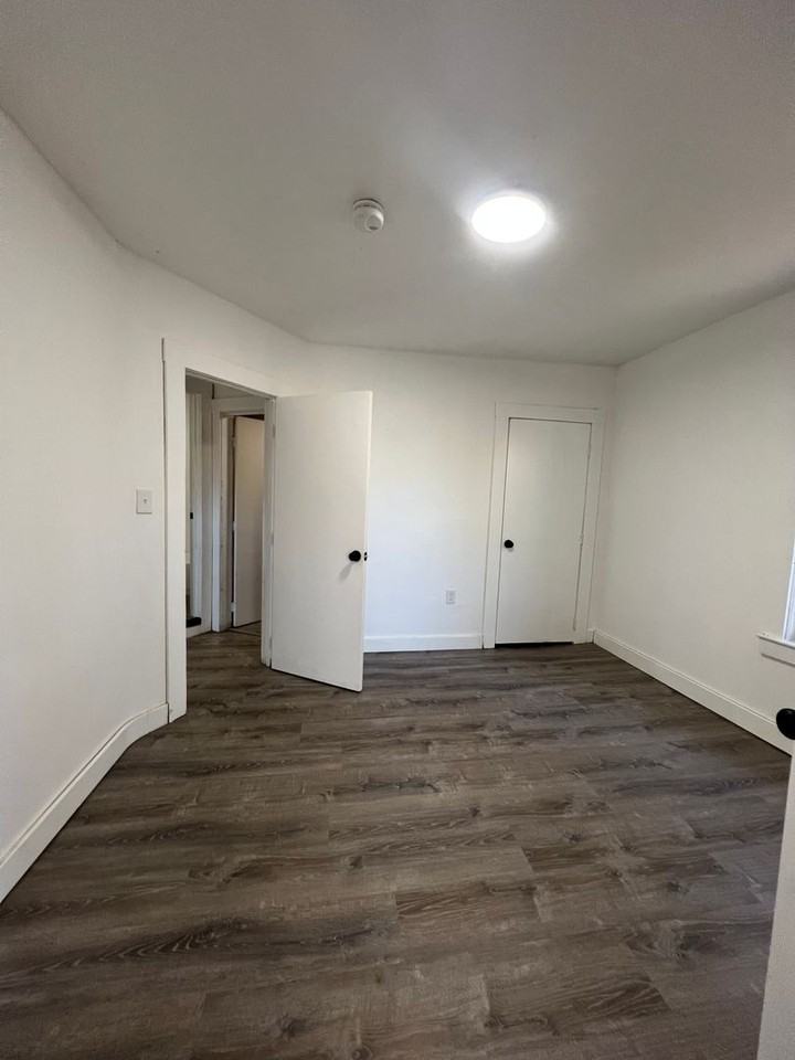 294 Fairmount St, Fitchburg, MA - Photo 3 of 6