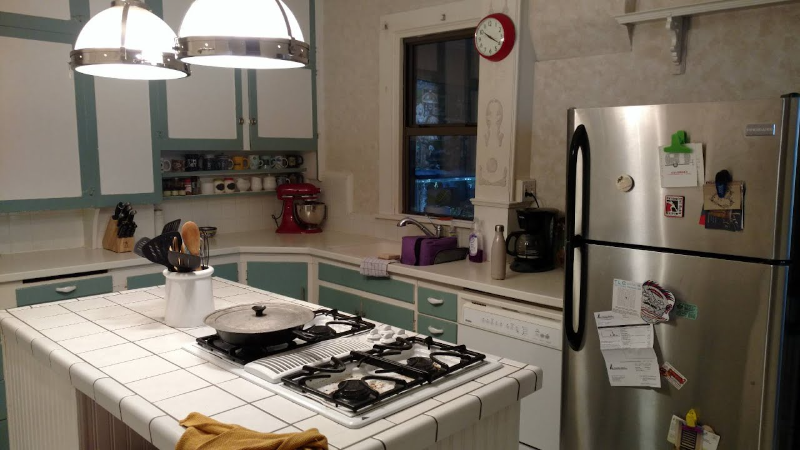 212 Jackson St - Photo 2 of 8