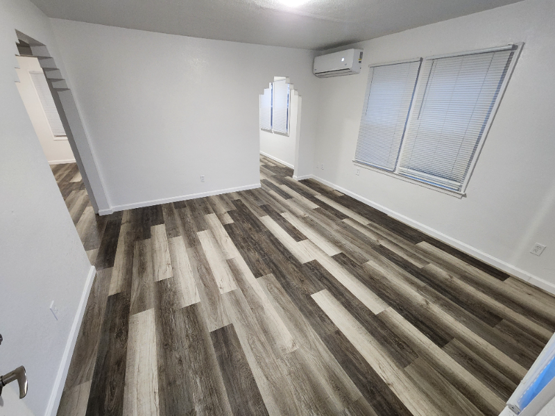 1309 N Main St #B - Photo 2 of 9