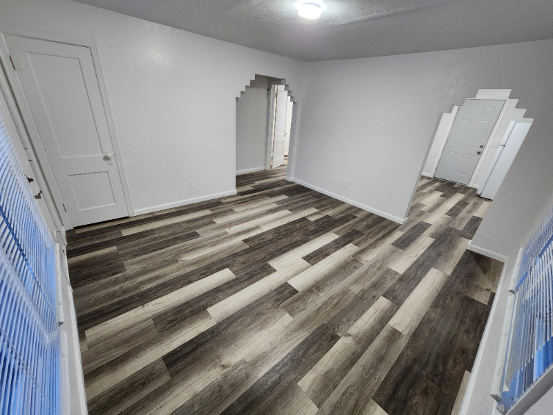 1309 N Main St #B - Photo 3 of 9