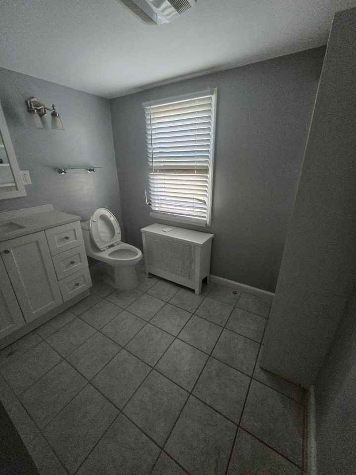 105 Morris Avenue - Photo 3 of 4