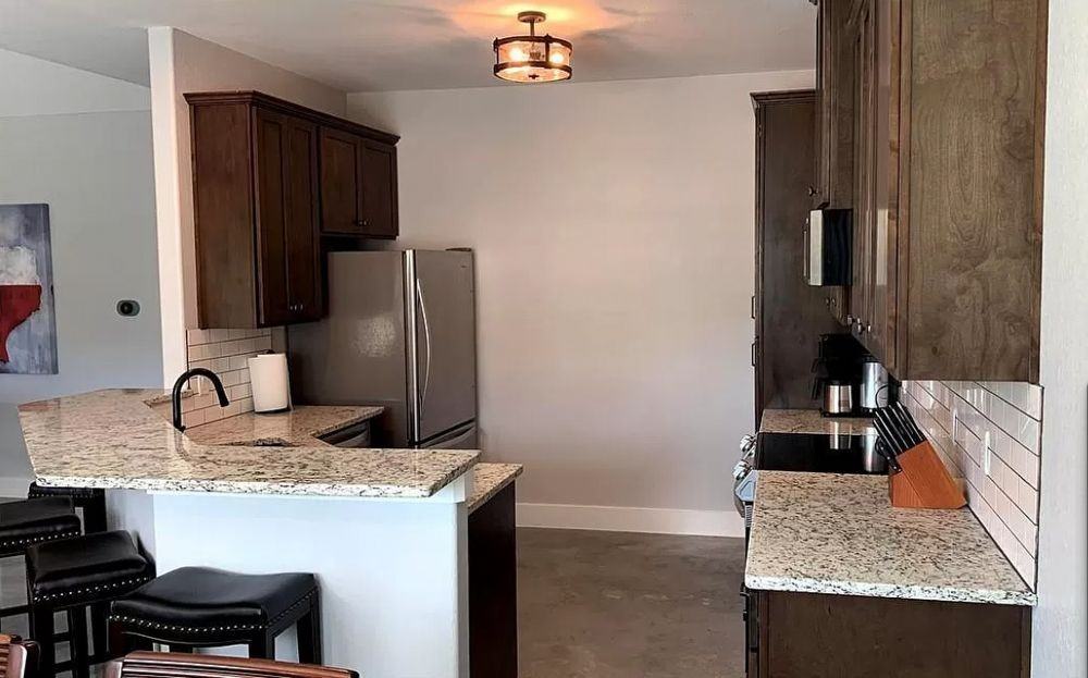 1355 Estate Dr - Photo 3 of 17