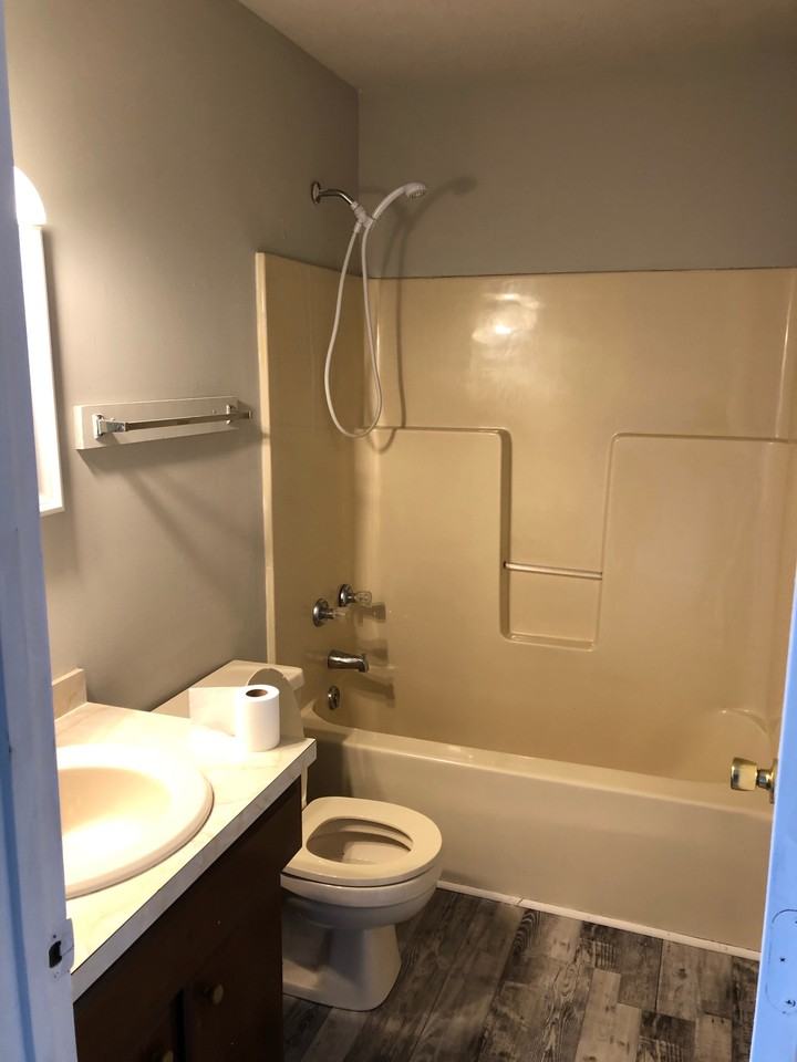 123 Holly Ct #1 - Photo 7 of 14