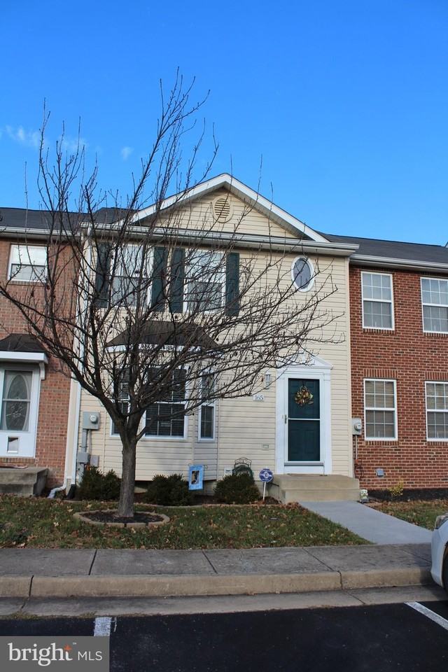 165 Lexington Ct - Photo 2 of 26