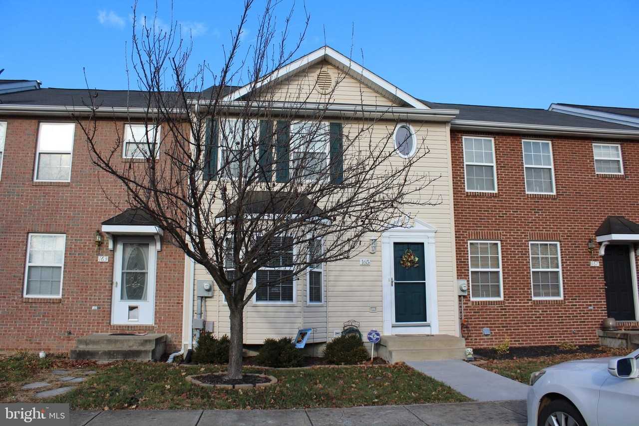 165 Lexington Ct - Photo 3 of 26