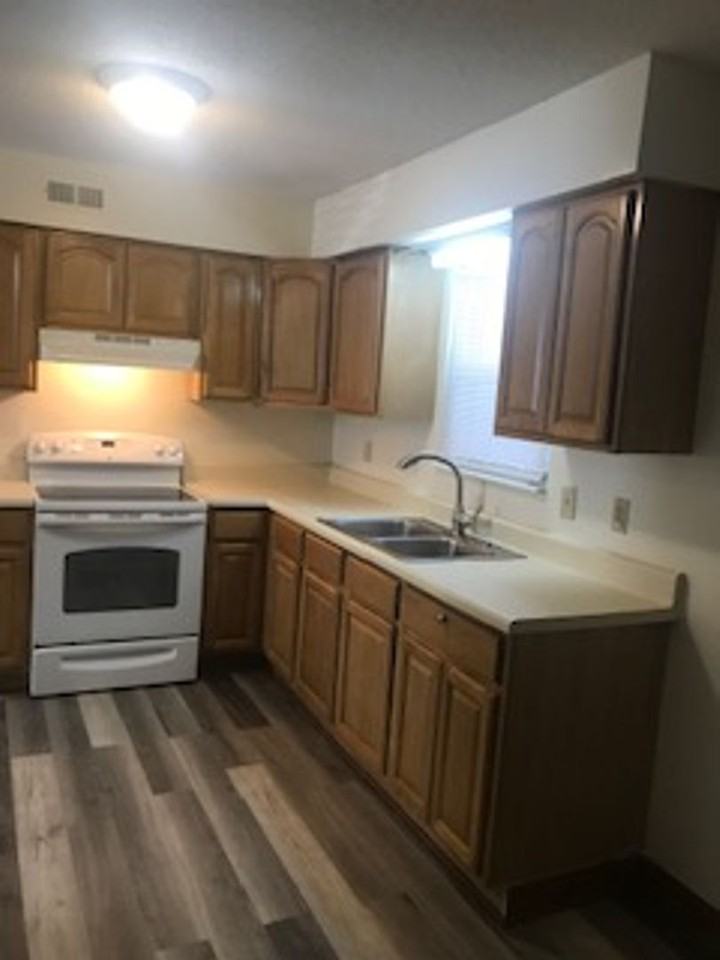 1112 Park St - Photo 2 of 8